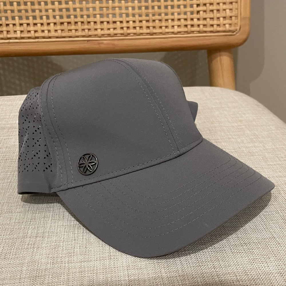 Gaiam gray cap